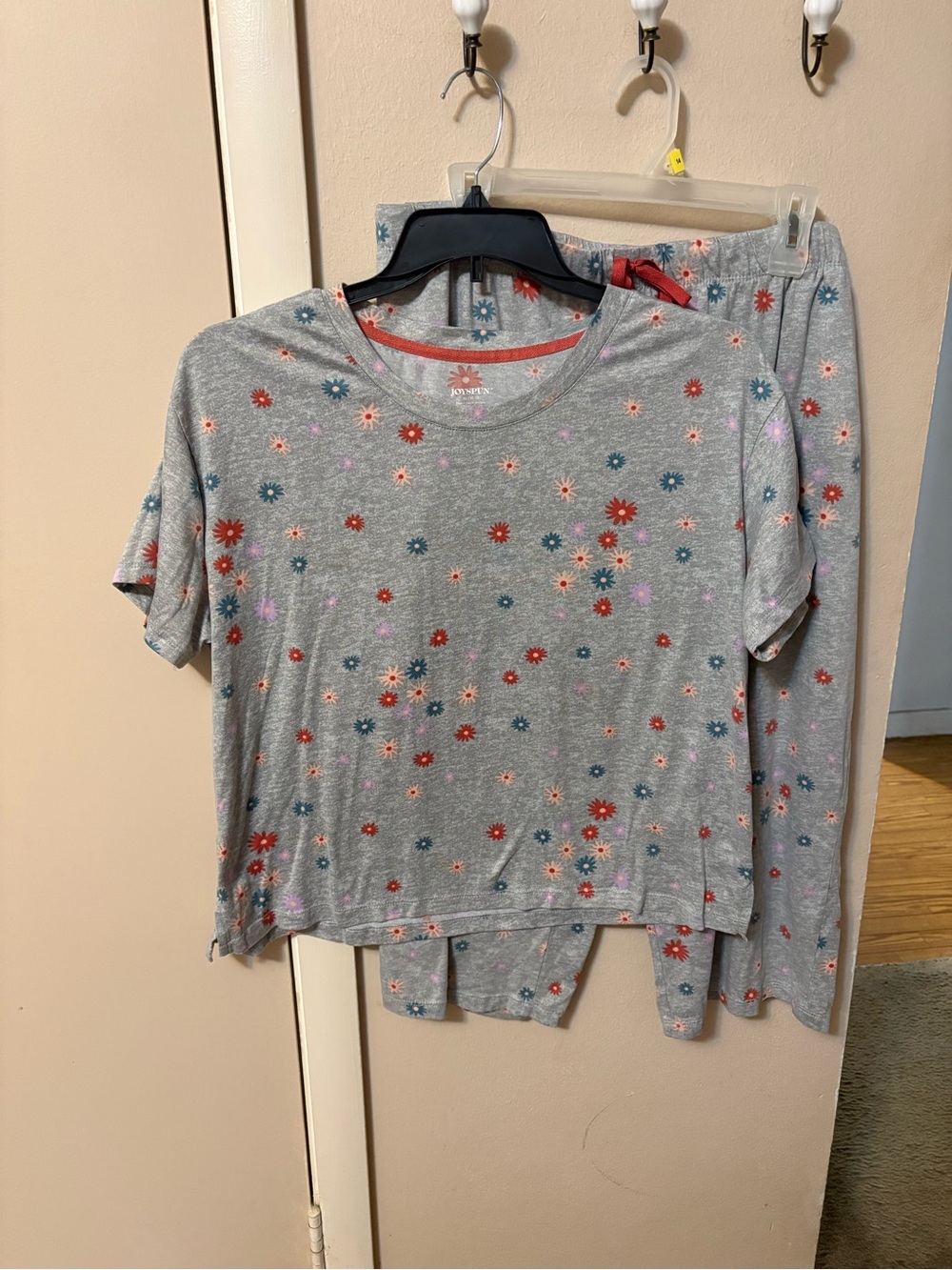 Joyspun Gray Floral Capri Pajama Set Sz XL 16-18